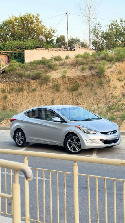 Hyundai Elantra 2013