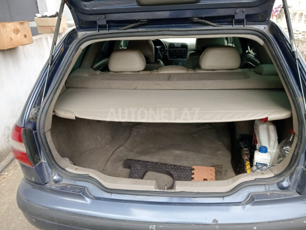 Volvo V40 2002