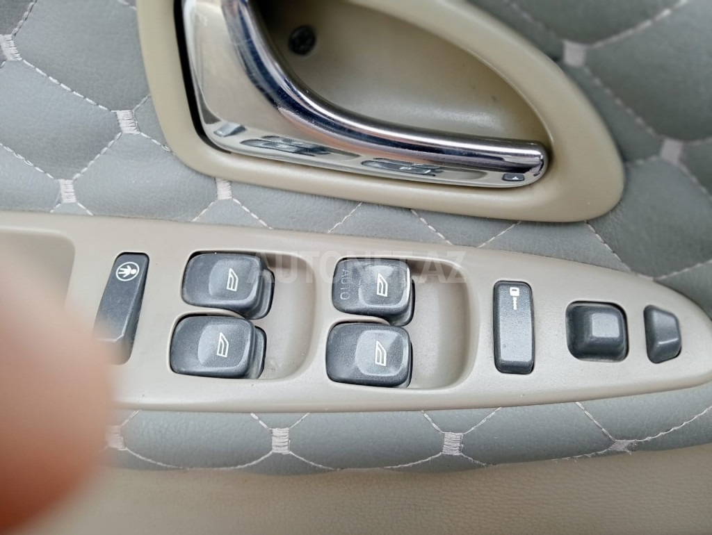Volvo V40 2002
