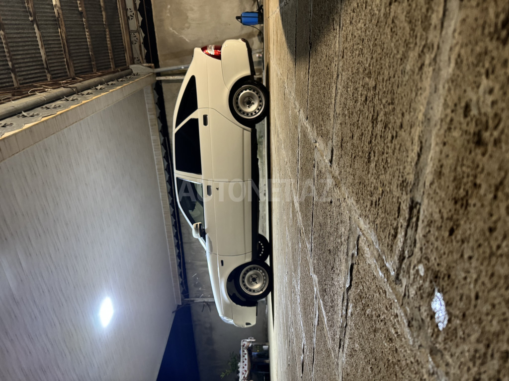 LADA (VAZ) Priora 2013