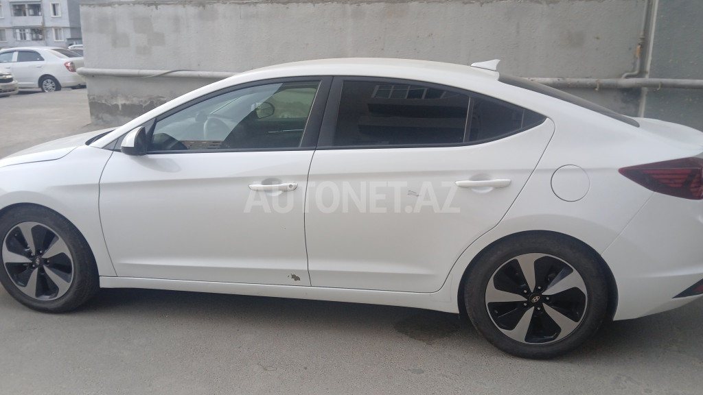 Hyundai Elantra 2019