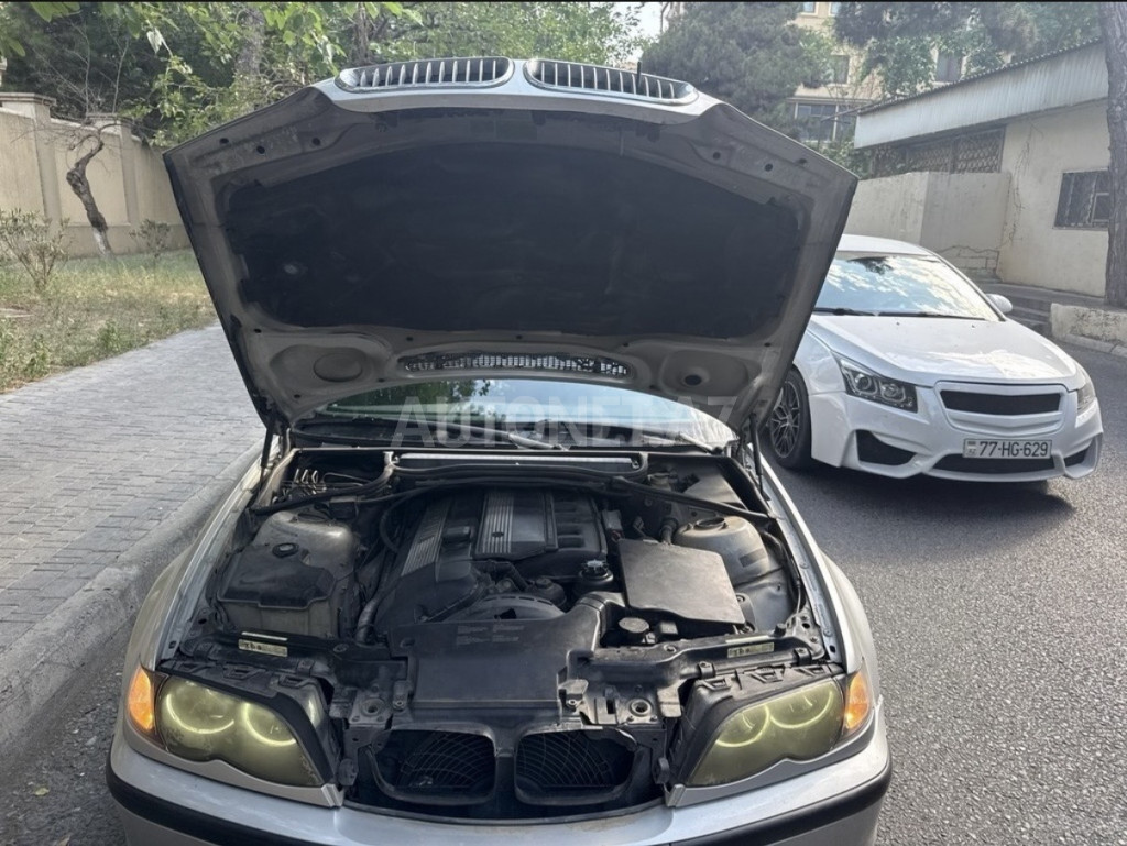 BMW 325 2003
