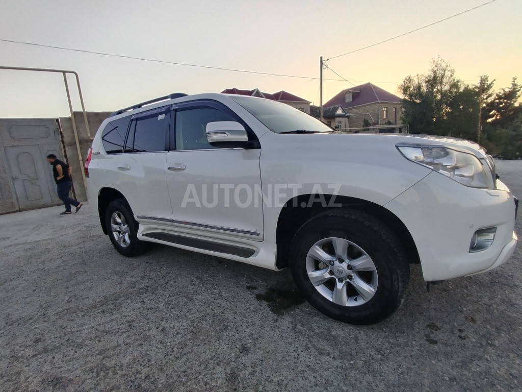 Toyota Land Cruiser 2012