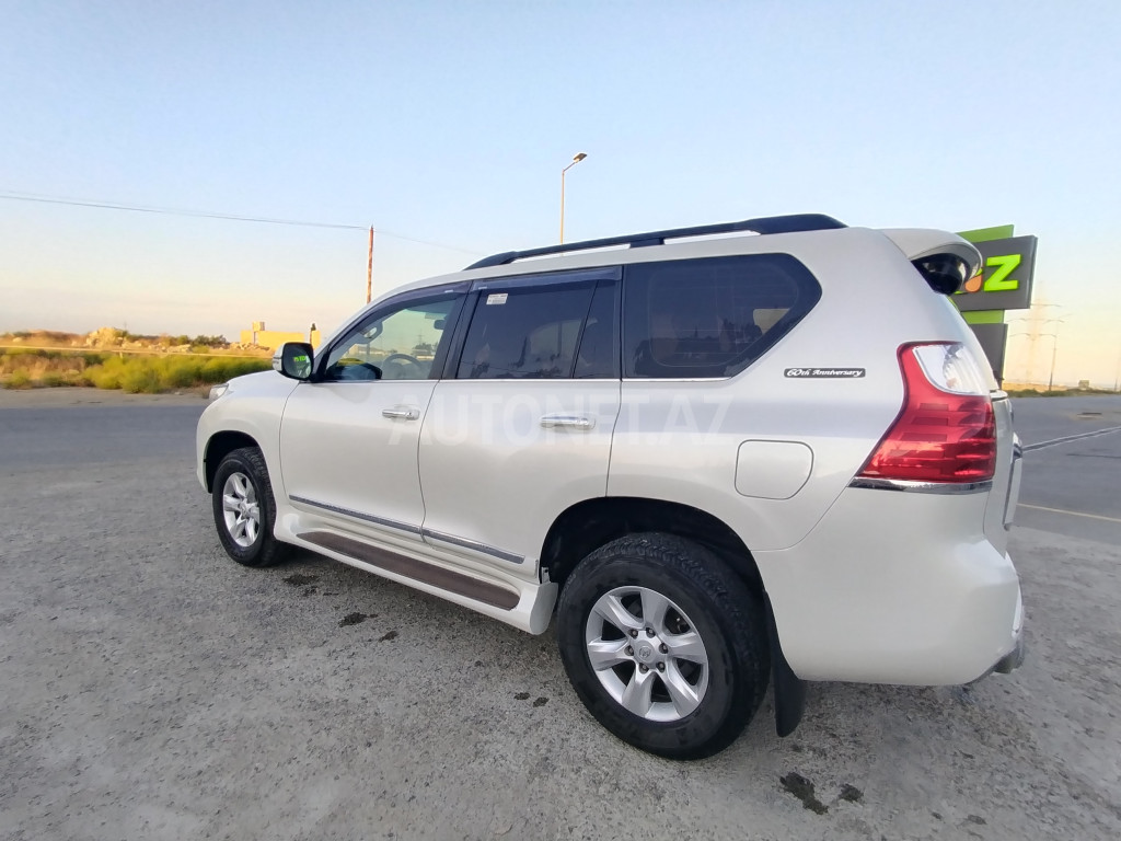 Toyota Land Cruiser 2012