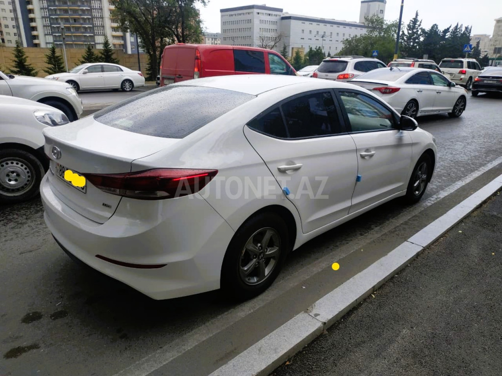 Hyundai Elantra 2017