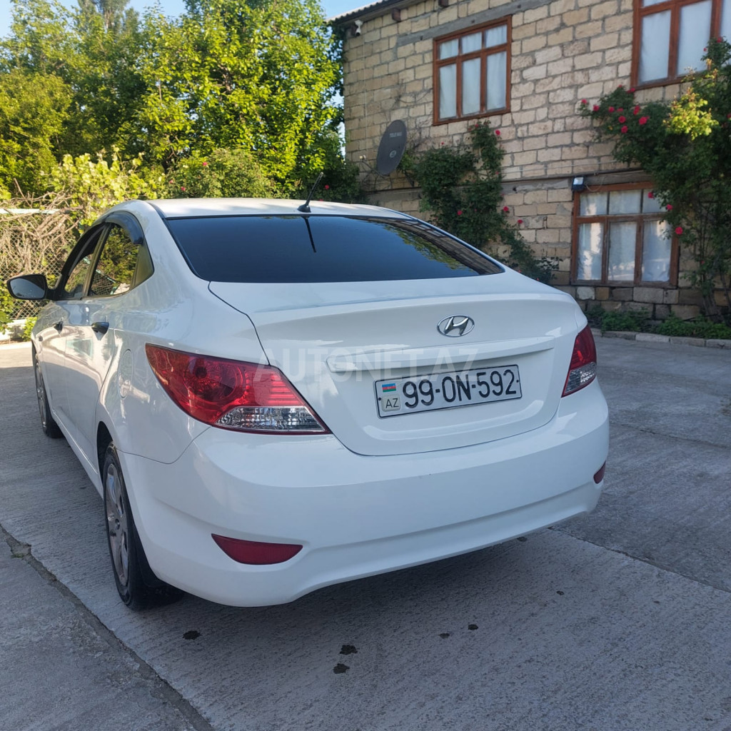 Hyundai Solaris 2013