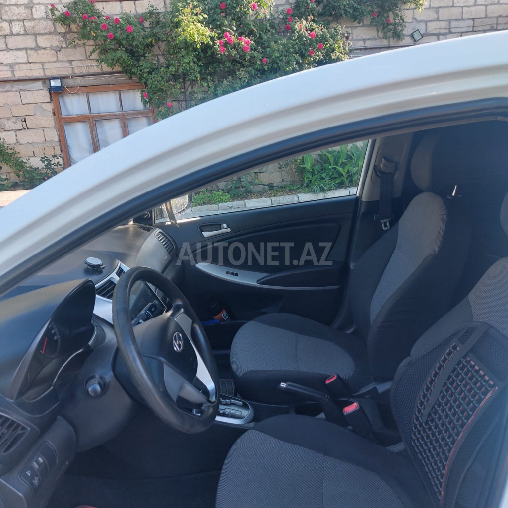 Hyundai Solaris 2013