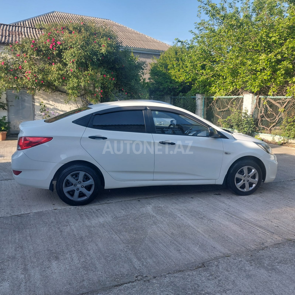 Hyundai Solaris 2013