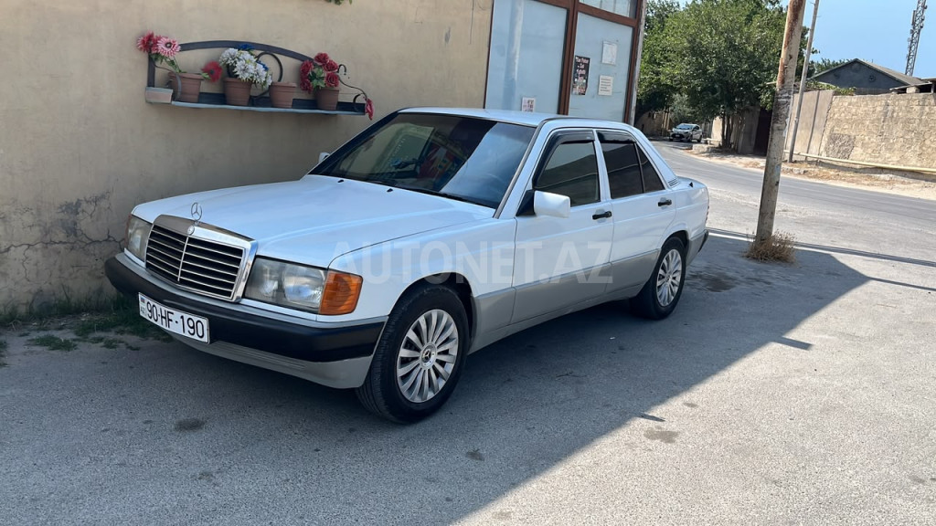 Mercedes 190 1990