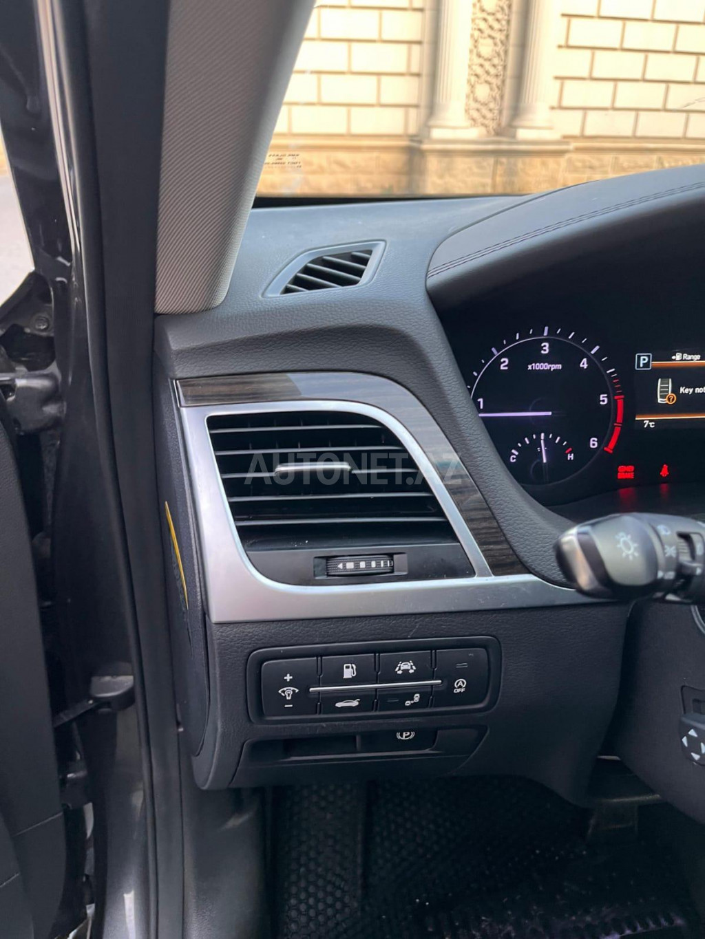 Hyundai Genesis 2019