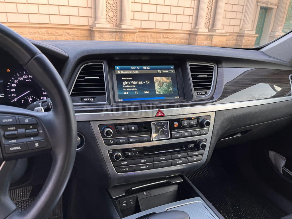 Hyundai Genesis 2019
