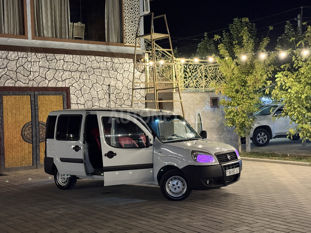 Fiat Doblo 2010
