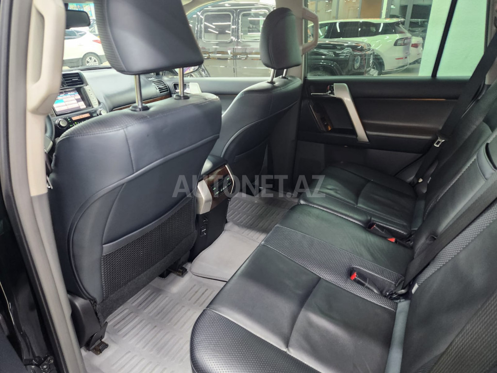 Toyota Land Cruiser Prado 2011