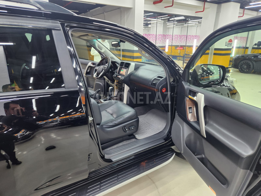 Toyota Land Cruiser Prado 2011