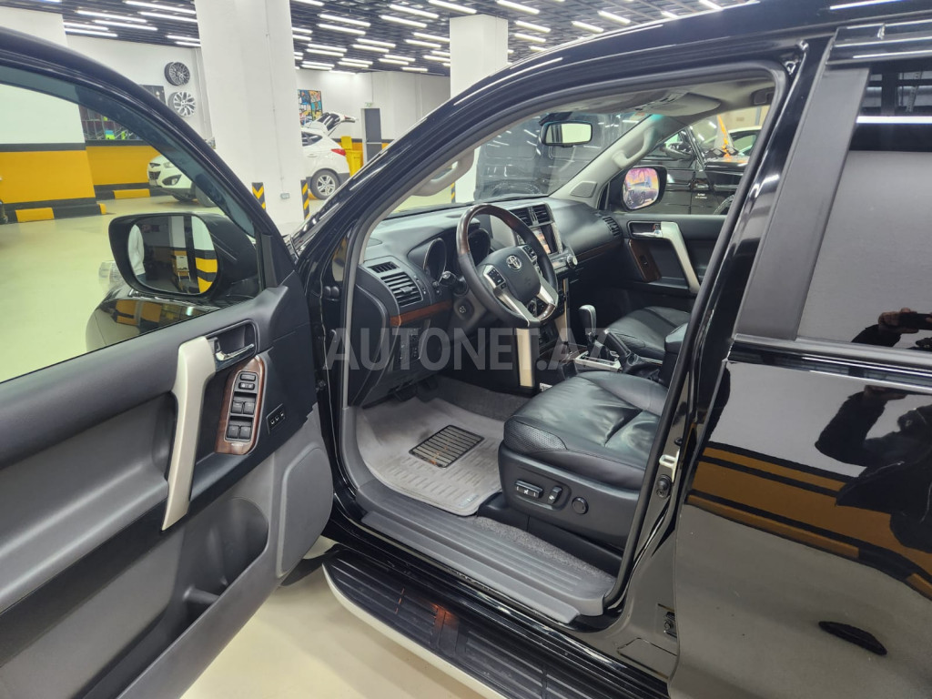 Toyota Land Cruiser Prado 2011