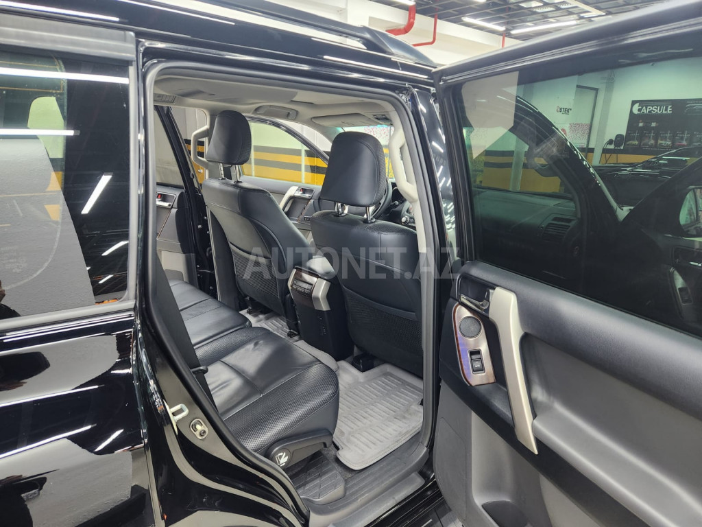 Toyota Land Cruiser Prado 2011