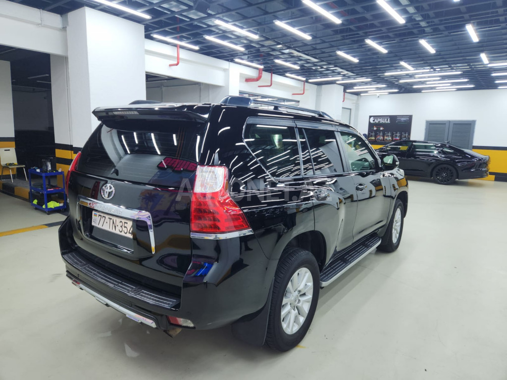Toyota Land Cruiser Prado 2011