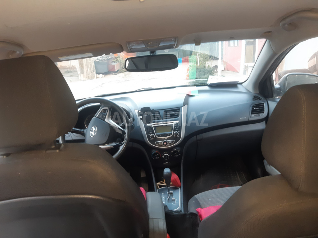Hyundai Accent 2013