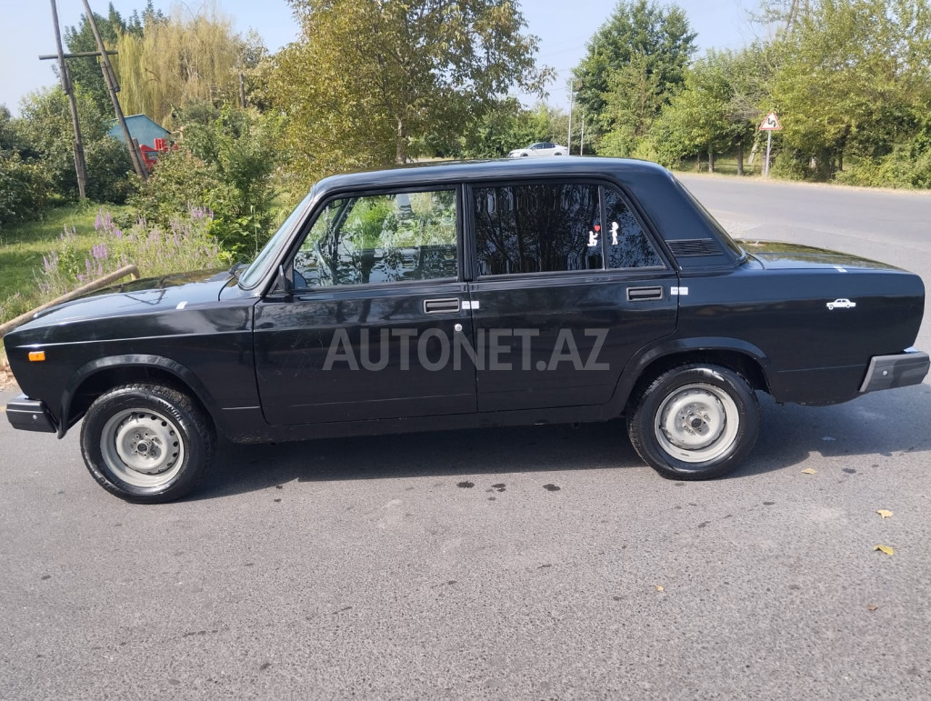 LADA (VAZ) 2107 2001