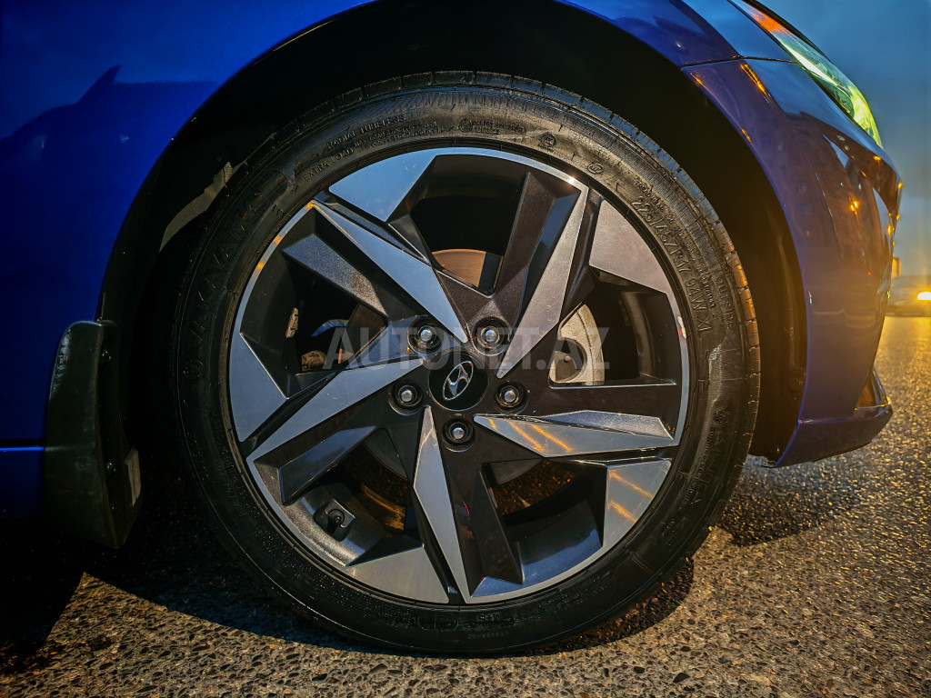 Hyundai Elantra 2023