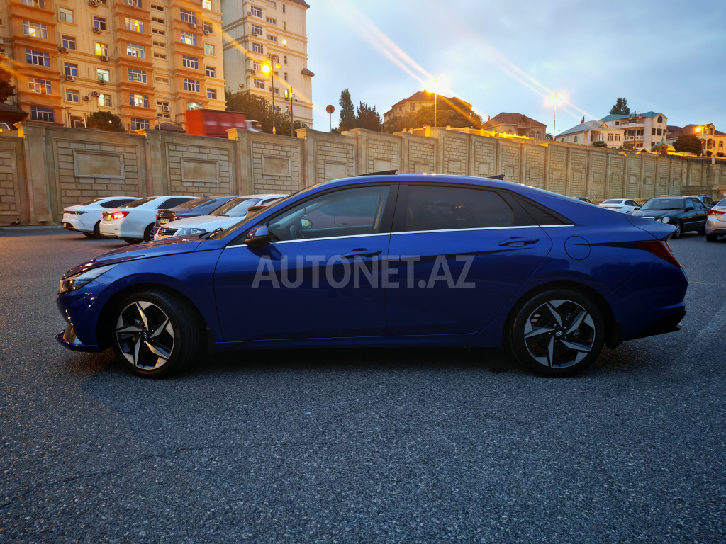Hyundai Elantra 2023