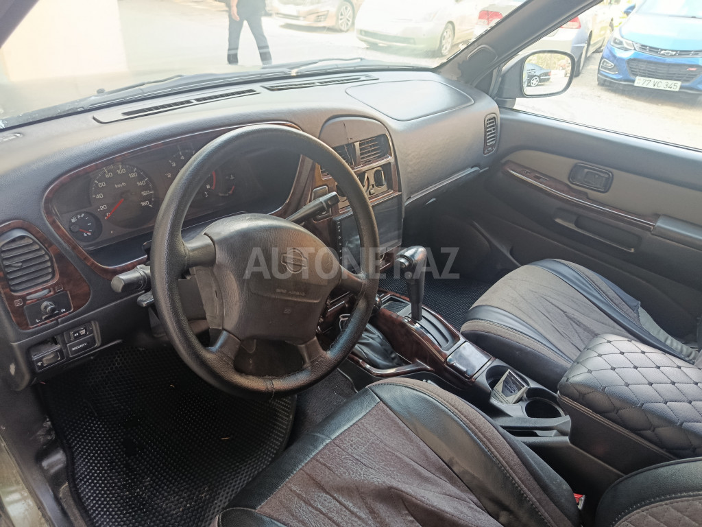 Nissan Pathfinder 1998