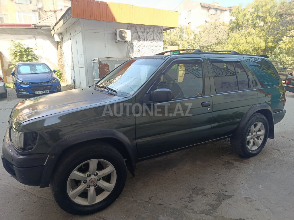 Nissan Pathfinder 1998