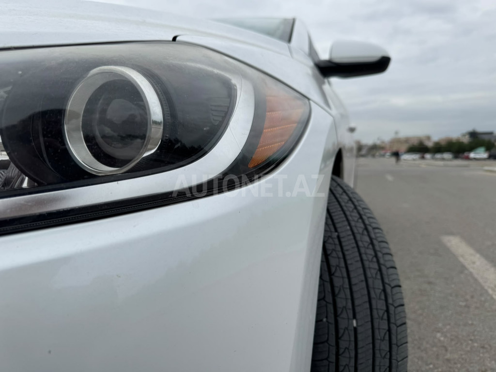 Hyundai Elantra 2018