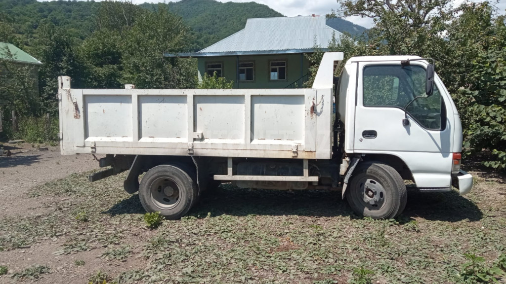 Isuzu NPR 66 L 2004