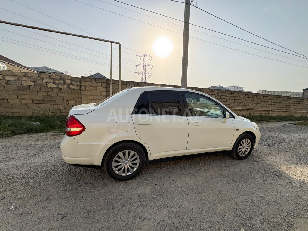Nissan Tiida 2007