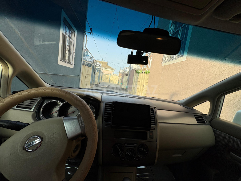 Nissan Tiida 2007